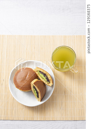 Dorayaki Matcha Flavor 129168375
