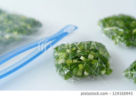 冷凍前味道鮮美的蔥-鮮亮的綠色(廣島縣) 冷凍前味道鮮美的蔥-鮮亮的綠色(廣島縣) 129168943