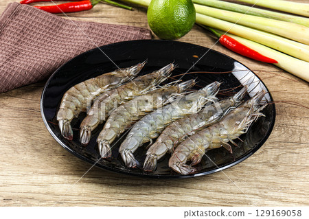 Raw fresh King Tiger prawn Raw fresh King Tiger prawn 129169058