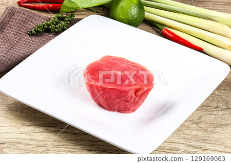 Raw fresh Tuna fush steak Raw fresh Tuna fush steak 129169063