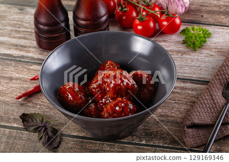 Beef meatballs with tomato sauce Beef meatballs with tomato sauce 129169346