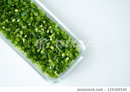 Flavorful Green Onions - Vibrant Green (Hiroshima Prefecture) 129169580