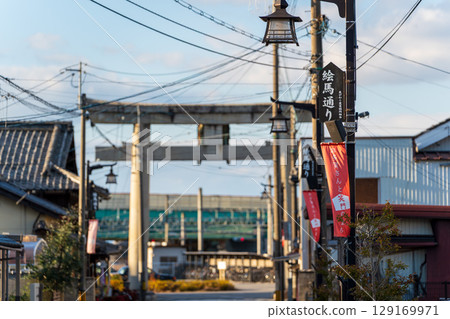 表參道和繪馬街的古老街景,通往多賀大社。日本滋賀郡多賀町 表參道和繪馬街的古老街景,通往多賀大社。日本滋賀郡多賀町 129169971