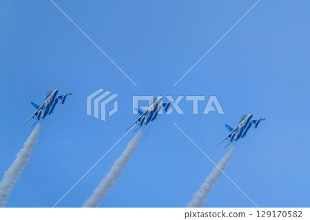 戰鬥機編隊飛行場景 129170582