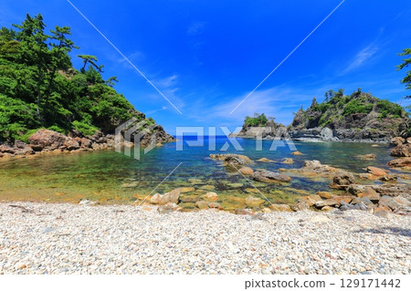 [Shimane Prefecture] Jodogaura Beach on Oki Island (Dogo) on a clear day 129171442