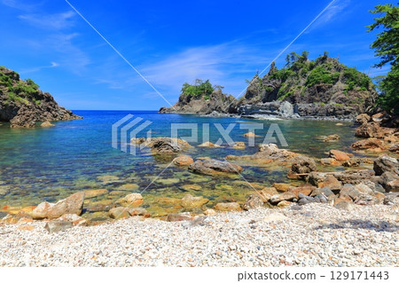 [Shimane Prefecture] Jodogaura Beach on Oki Island (Dogo) on a clear day 129171443