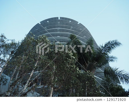 黃昏時分的好萊塢大道和國會唱片公司 129171920