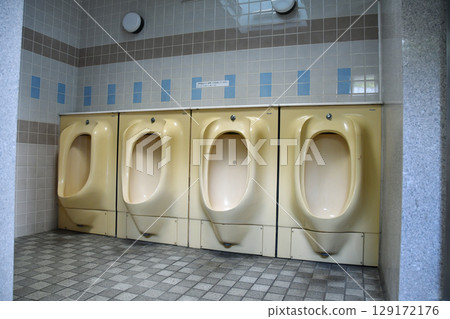 Showa Retro Men's Unit Toilet_02 129172176