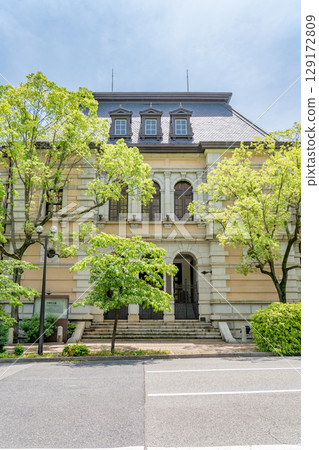 Hyogo Prefectural Government Building, North Entrance (former Kobe Prefectural Government Office), Prefectural Guest House and Archives, Meiji-era Renaissance-style modern architecture 129172809