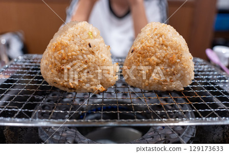 燒烤烤飯糰 129173633