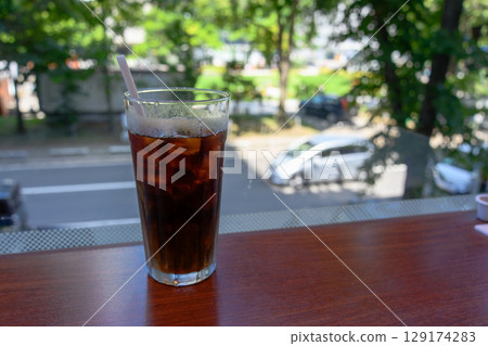 夏日咖啡廳風景_9029 129174283