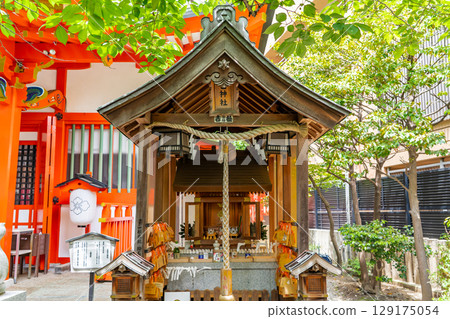 神戶八社參拜：四宮神社（生田八社中的第四座神社）及其境內包括蛇神社（弁財天蛇神），位於神戶市中央區中山手通 129175054