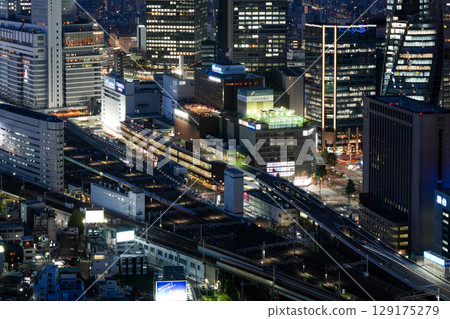 JR名古屋站週邊地區正在進行再開發(從名古屋王子大飯店天空塔出發) JR名古屋站週邊地區正在進行再開發(從名古屋王子大飯店天空塔出發) 129175279