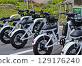 Neatly arranged rental bicycles 129176240