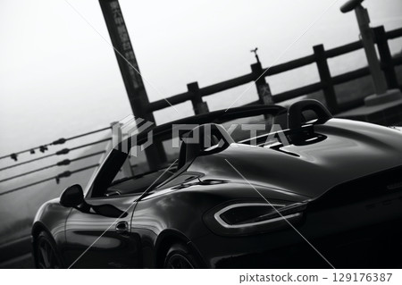 閃亮的黑色敞篷車 閃亮的黑色敞篷車 129176387