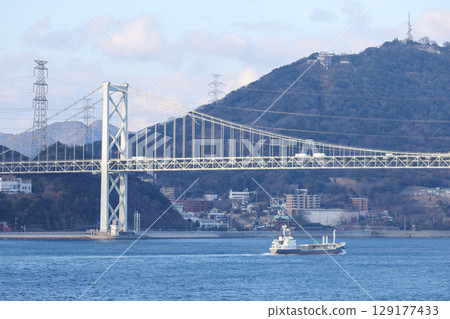 從福岡縣北九州市關門海峽博物館眺望關門大橋 129177433