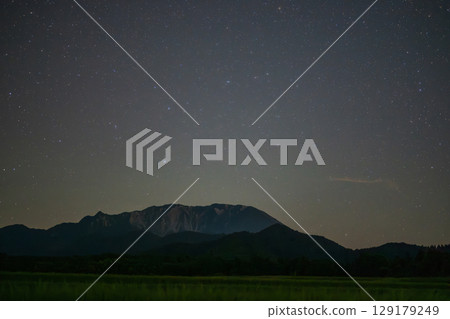 日本鳥取縣美麗的星空 129179249