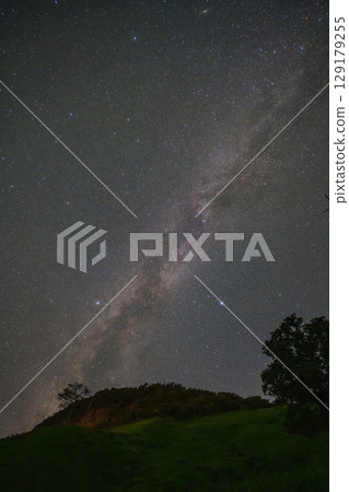 日本鳥取縣美麗的星空 129179255