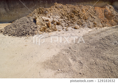 Gravel piled up by type. 129181632