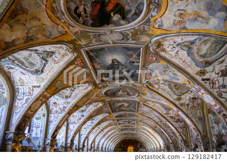 Hall of Antiquities Antiquarium in Residenz palace of Bavaria, with large Renaissance art collection, in Munich, Germany 129182417