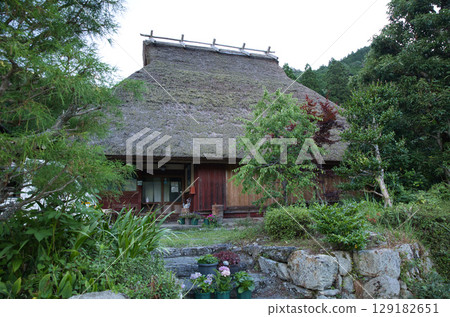 山京都：美山的寧靜鄉村景觀與茅草屋頂 2 129182651