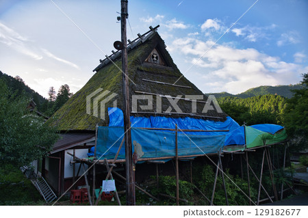 Mountain Kyoto: Re-thatching the Thatched Roof at Miyama Kayabuki Village 2 129182677