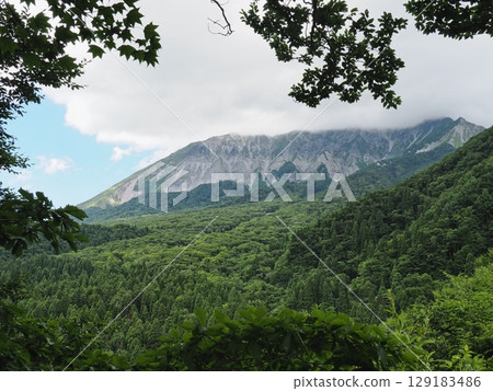 2025年7月夏季從鍵掛嶺眺望大山南麓 2025年7月夏季從鍵掛嶺眺望大山南麓 129183486