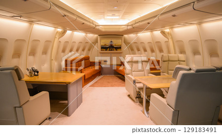政府飛機上的貴賓室 政府飛機上的貴賓室 129183491