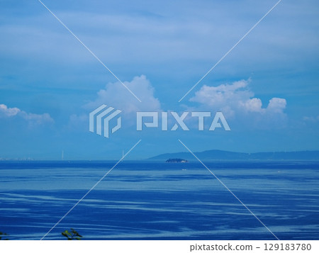 View of the Harima Sea from Cape Manyo in the summer of 2025 View of the Harima Sea from Cape Manyo in the summer of 2025 129183780