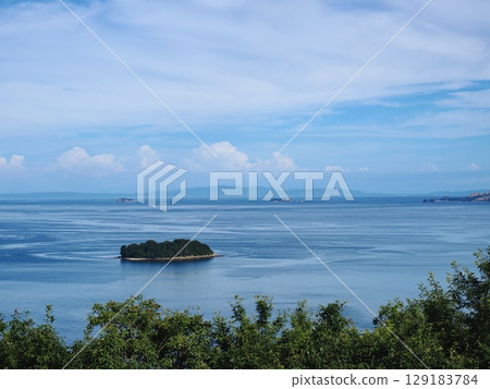 2025年夏天從萬葉岬眺望播磨海 129183784