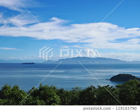 2025年夏天從萬葉岬眺望播磨海 129183790