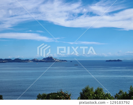 2025年夏天從萬葉岬眺望播磨海 129183792
