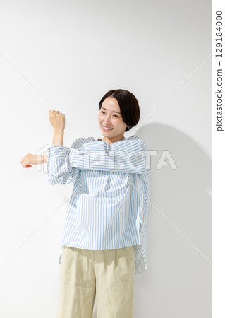 Relaxing woman Relaxing woman 129184000