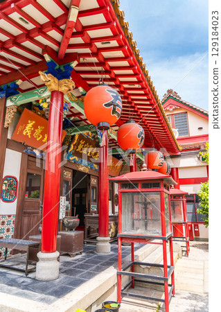 Kobe Guandi Temple (Chinese Hall) - Temple dedicated to the hero Guan Yu. Main hall. Nakayamatedori, Chuo Ward, Kobe City. Kobe Guandi Temple (Chinese Hall) - Temple dedicated to the hero Guan Yu. Main hall. Nakayamatedori, Chuo Ward, Kobe City. 129184023