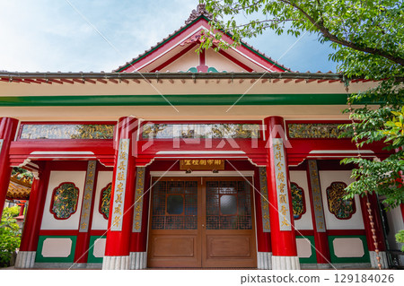 神戶關帝廟(中國會堂) 祭祀英雄關羽的寺廟。位於神戶市中央區中山手通。 神戶關帝廟(中國會堂) 祭祀英雄關羽的寺廟。位於神戶市中央區中山手通。 129184026