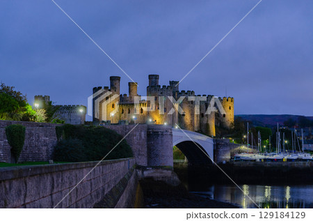 Night view of Conwy Castle from afar (Wales) Night view of Conwy Castle from afar (Wales) 129184129
