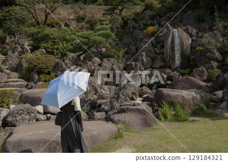 穿過花園 129184321