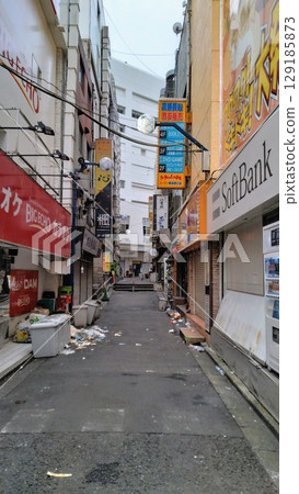 A back alley scene at the west exit of Yokohama Station 129185873