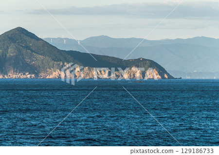 [Tokyo Kyushu Ferry bound for Mayu Shinmoji sails off the coast of Kochi Prefecture to Ukurushima] 129186733