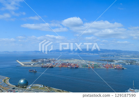 The large roof ring of Yumeshima at the Osaka-Kansai Expo (Konohana Ward, Osaka City, Osaka Prefecture) 129187590