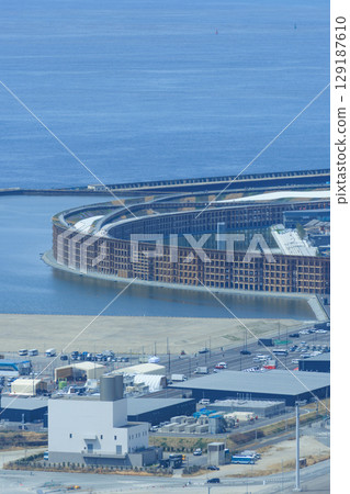 The large roof ring of the Osaka-Kansai Expo (Konohana Ward, Osaka City, Osaka Prefecture) The large roof ring of the Osaka-Kansai Expo (Konohana Ward, Osaka City, Osaka Prefecture) 129187610