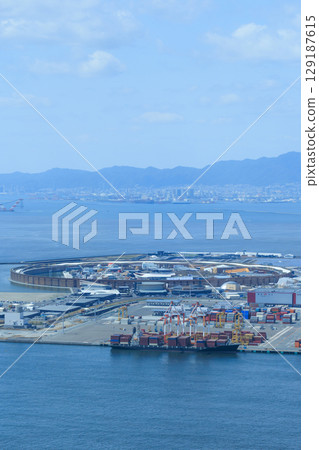 The large roof ring of the Osaka-Kansai Expo (Konohana Ward, Osaka City, Osaka Prefecture) The large roof ring of the Osaka-Kansai Expo (Konohana Ward, Osaka City, Osaka Prefecture) 129187615