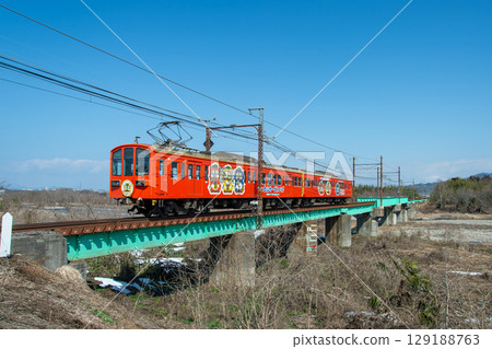 Ohmi Railway 800 series train 129188763
