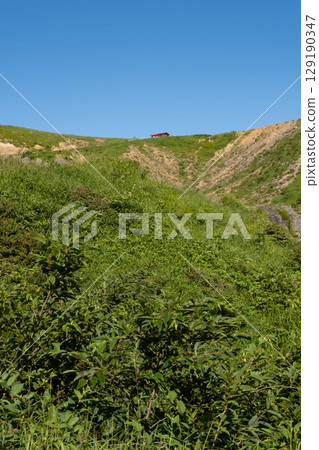 栃木縣那須山山頂的登山道和茶室風景 栃木縣那須山山頂的登山道和茶室風景 129190347