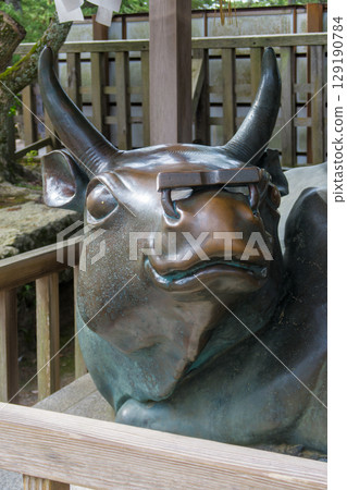 出雲大社的神牛雕像 129190784