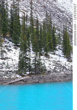 加拿大班夫國家公園夢蓮湖的壯麗景色 加拿大班夫國家公園夢蓮湖的壯麗景色 129191427