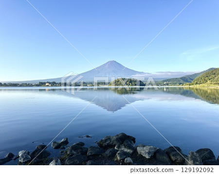 Kawaguchiko and Mt. Fuji 129192092