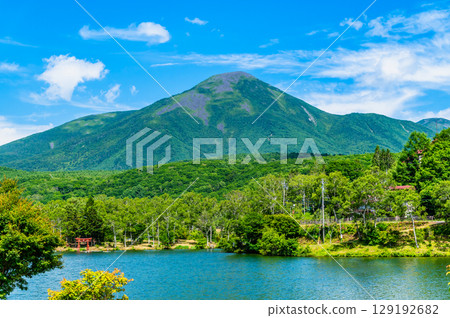 長野縣的白樺湖和蓼科山 129192682