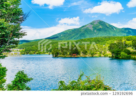Lake Shirakaba and Mount Tateshina in Nagano 129192696