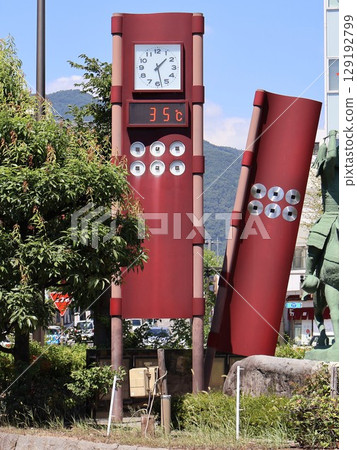 It's 35℃ in front of Ueda Station in Shinshu 129192799
